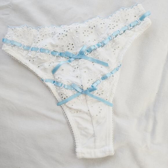 For Love and Lemons White Swirl Eyelet Thong High Waist Panty XXS NWT Lingerie - Picture 7 of 10